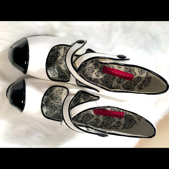 Size 7 bordello shoe - Picture 2 of 5